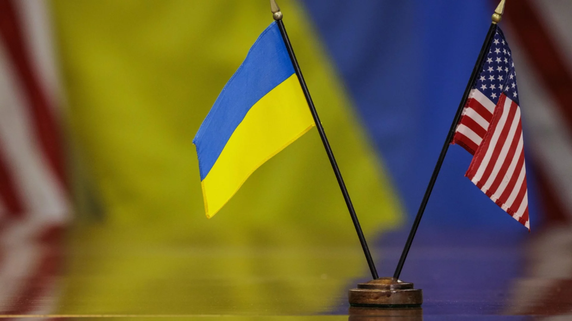 САЩ не могат да си позволят да ни спрат доставките на оръжия поради една очевидна причина: Съветник на Зеленски
