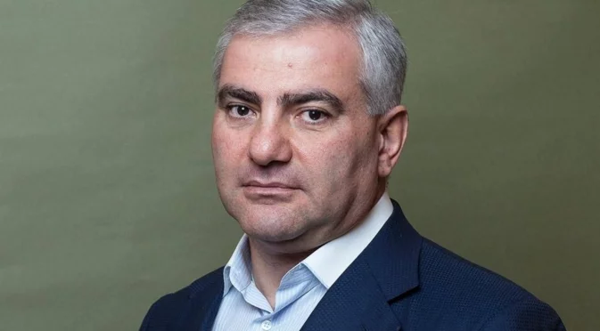 Руски милиардер остава в ареста в Армения с обвинение в опит за завземане на властта
