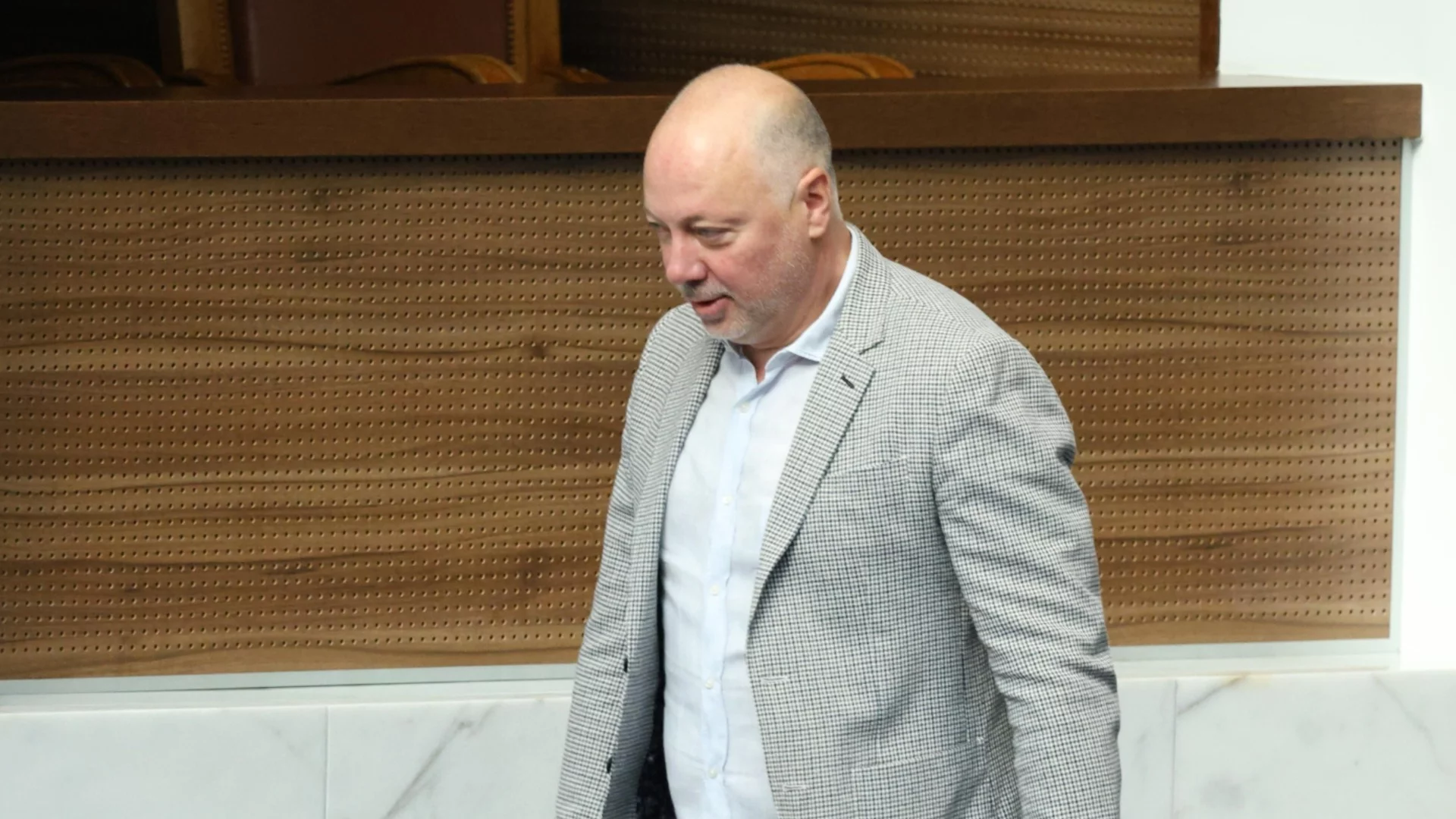 Не бързайте, има време: Желязков със съвет за обмяната на левове в евро