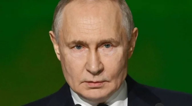 След хаоса с летищата и загубите за милиарди Путин уволни министър