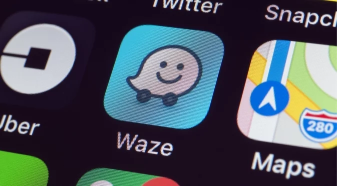 Ремонтите и затворените улици в София влизат в Waze в реално време