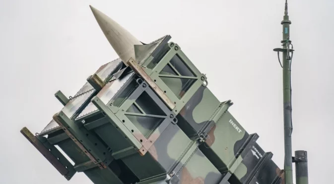 Axios: Тръмп е обещал на Зеленски незабавна доставка на ракети за Patriot и конкретно число