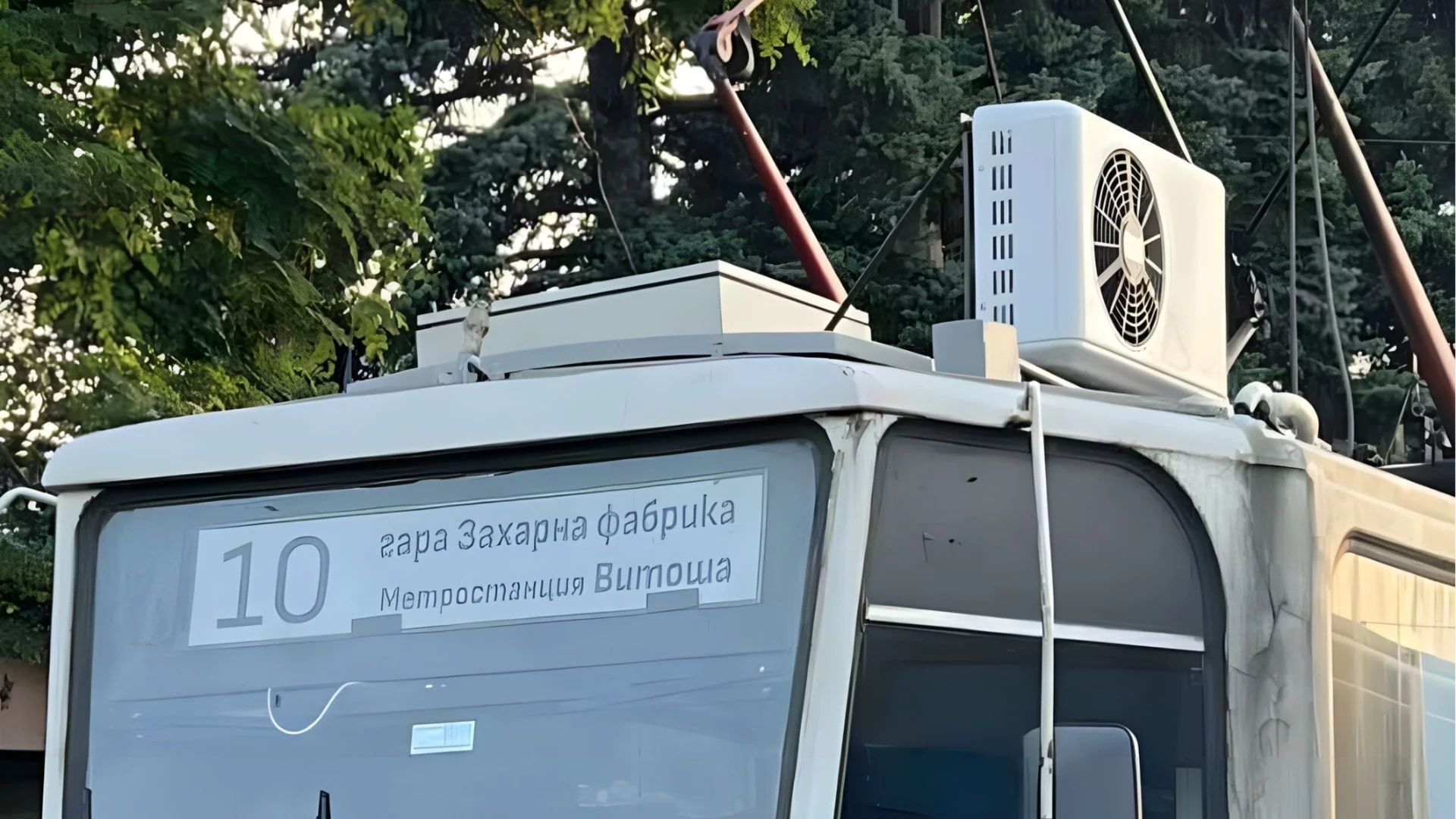 Домашни климатици за 8600 лв. единия в трамваите: Общински съветник алармира
