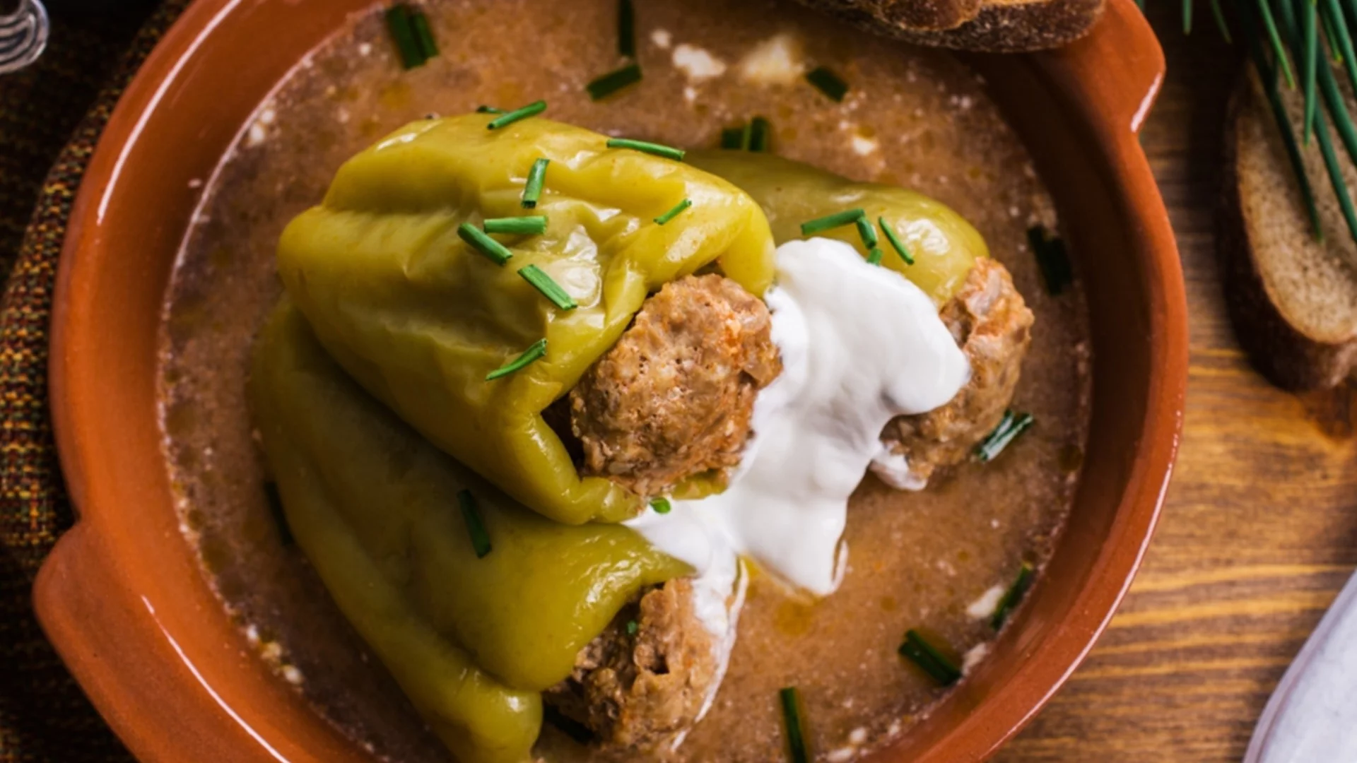Най-вкусните пълнени чушки с кайма и ориз: Тайната е в тази съставка
