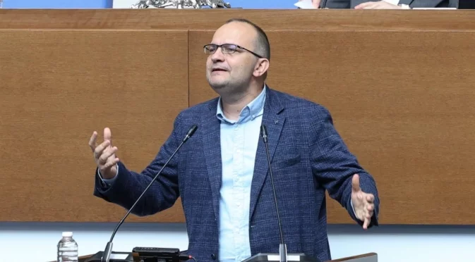 За да не се саботира Комисията по досиетата: Парламентът одобри предложение на Мартин Димитров