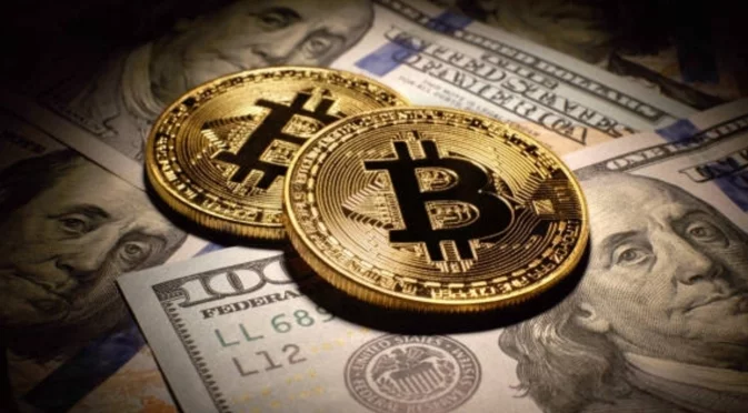 Биткойнът продължава да чупи ценови рекорд