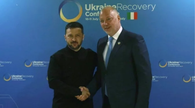 Премиерът Желязков разговаря със Зеленски в Рим, ето какви теми обсъдиха