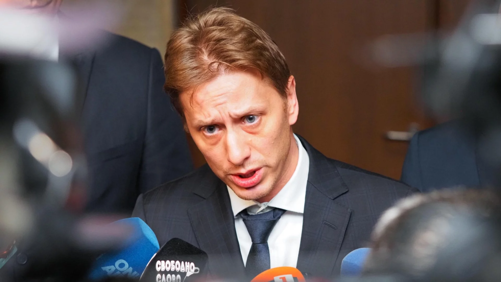 На мен ми писна да ме правят на глупак с някакви фалшифицирани записи и да арестуват хора по нощите пред семейството