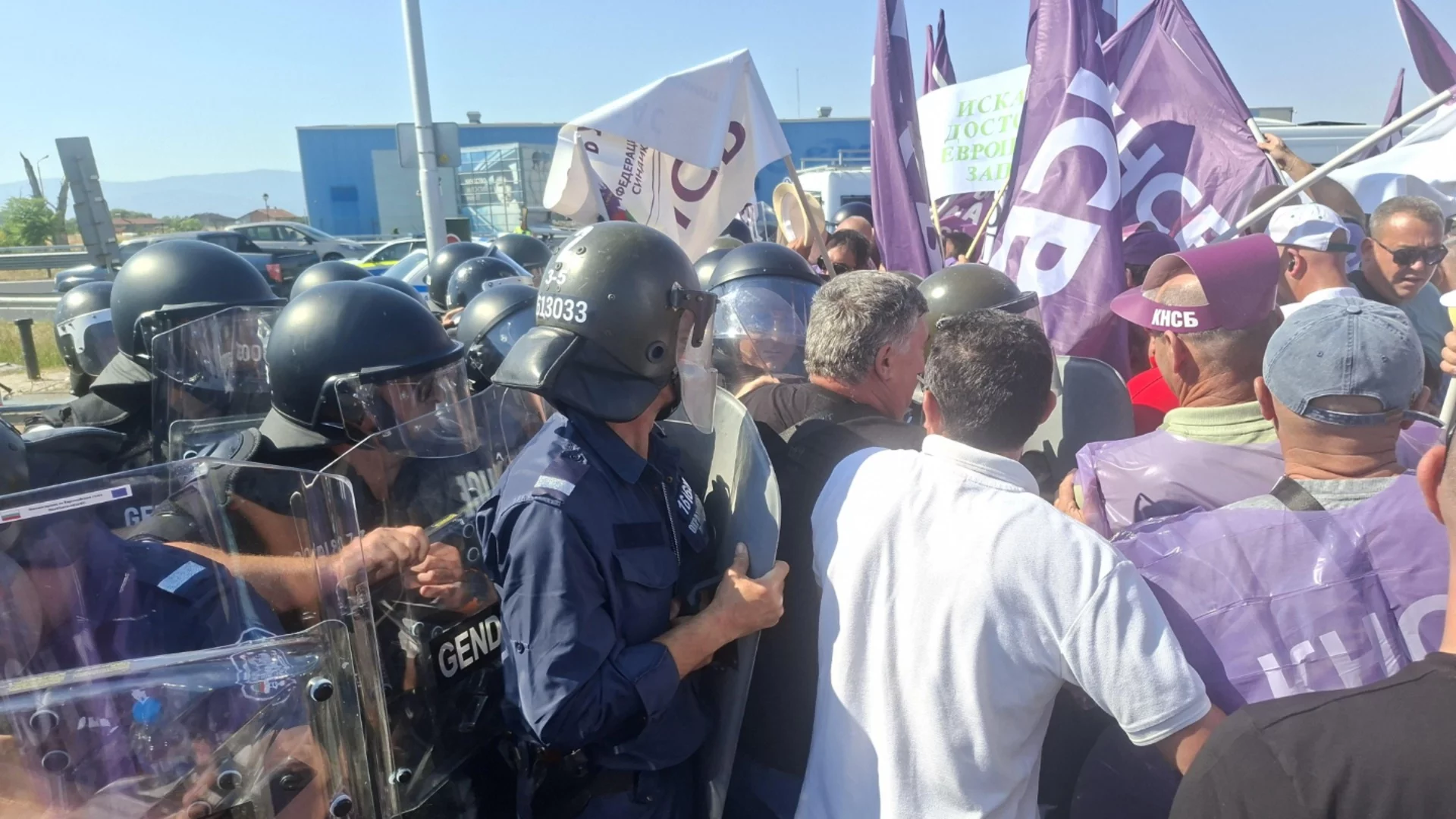 Арестуваха вицепрезидента на КНСБ на протеста на служителите в горски и ловни стопанства (ВИДЕА)