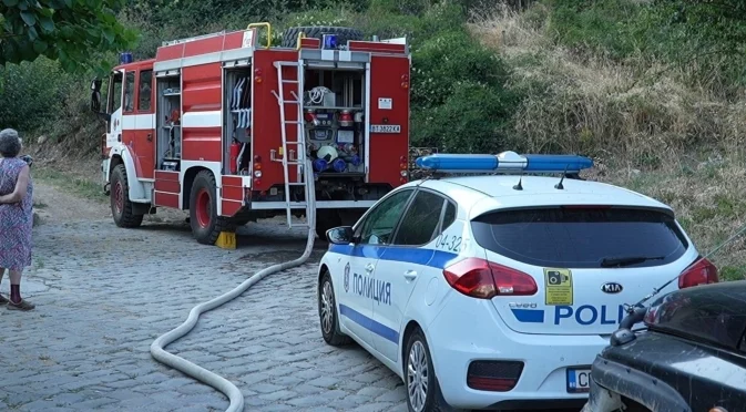 Пожар във вилна зона край Бургас