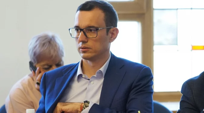 Васил Терзиев се раздели с Адриана Попова, наричана "сив кардинал" в Столична община 