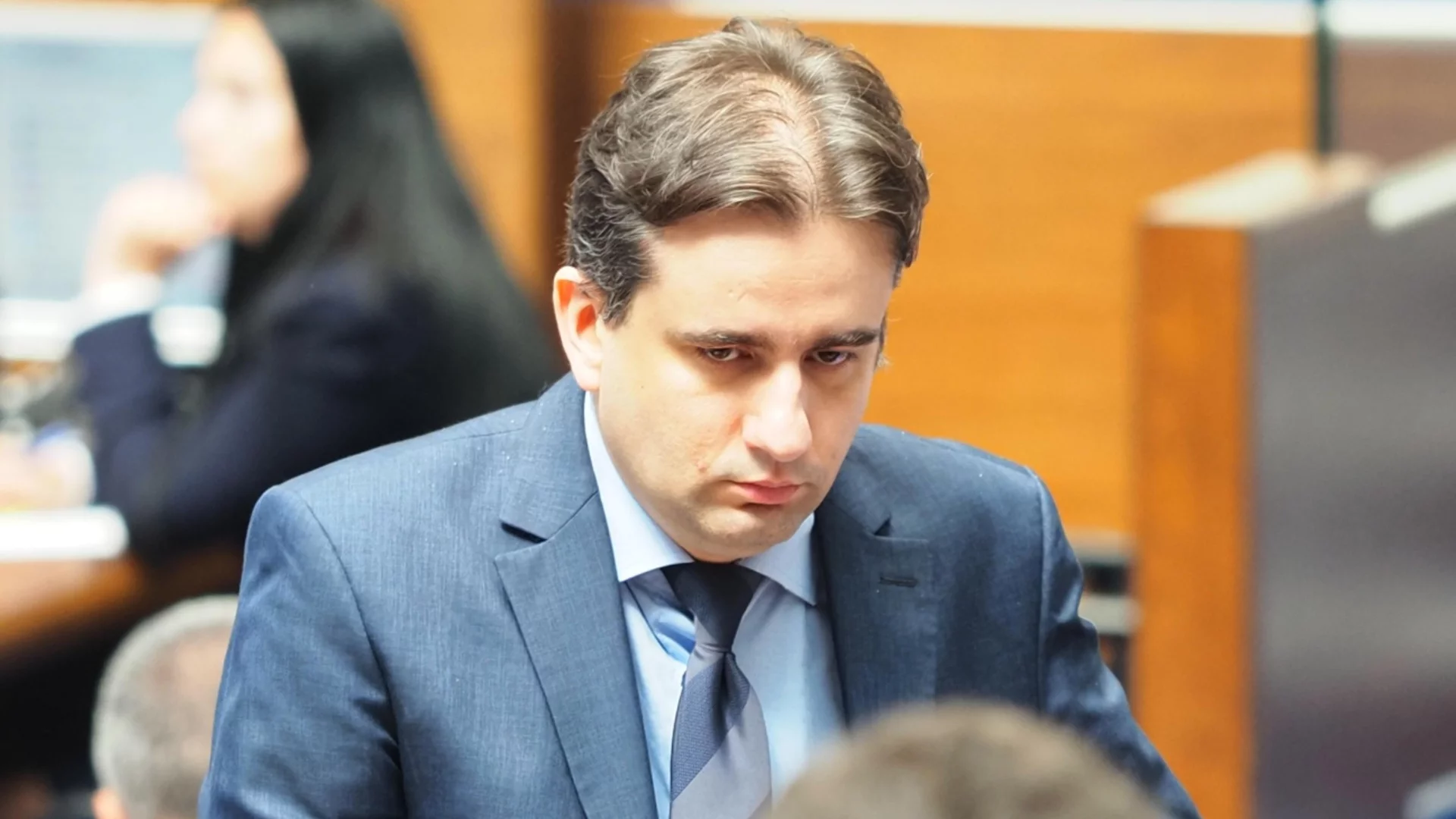 "По Суджукгейт трябваше да имаме привлечен неизвестен премиер": Божанов защити Асен Василев