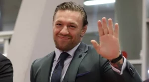 18+ СКАНДАЛ: Конър Макгрегър си показа достойнството на известна певица (СНИМКИ)