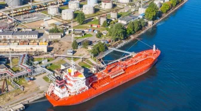 Производството на петрол в Русия намаля драстично