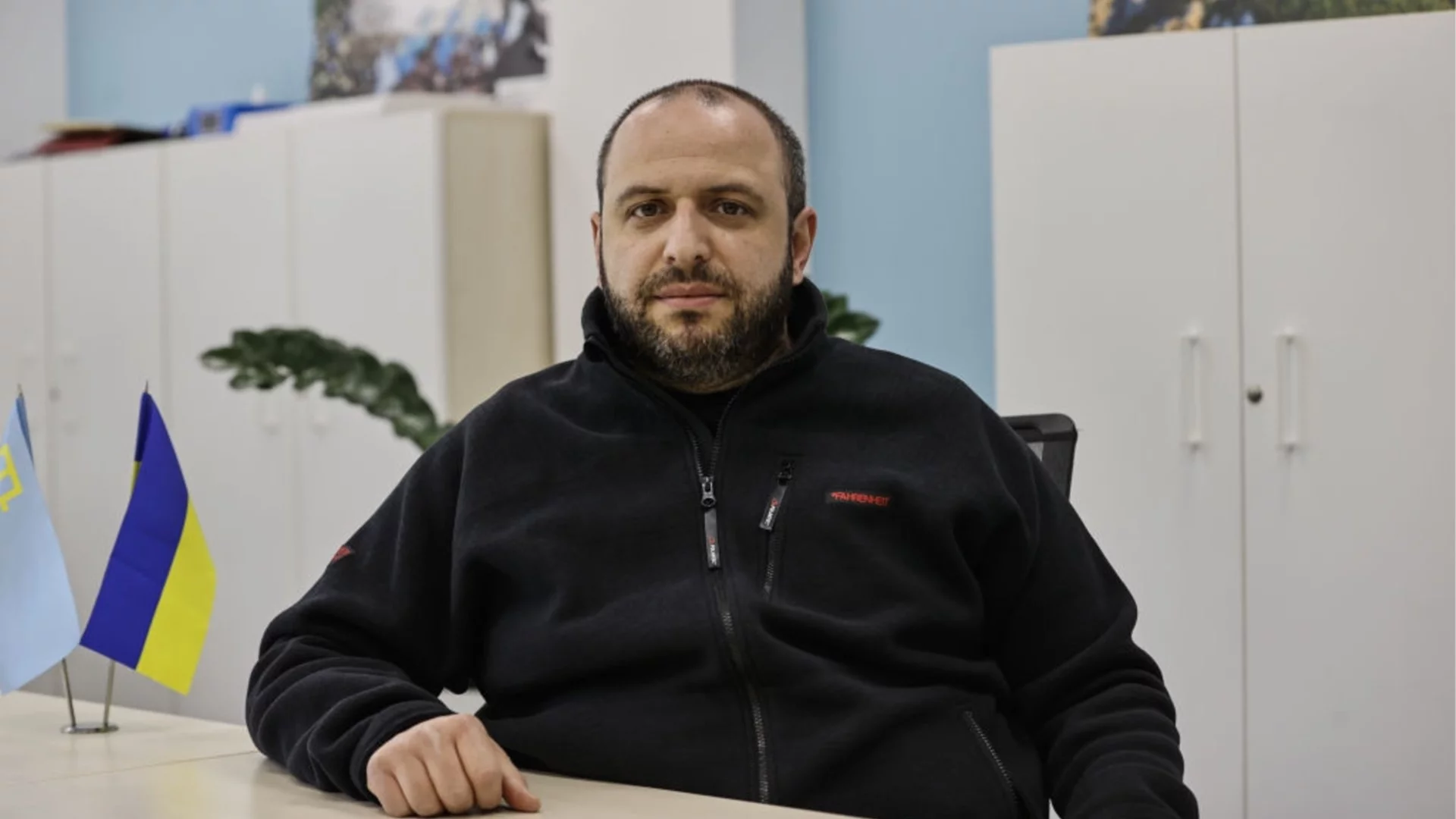 Досегашният украински военен министър Рустем Умеров вече е на нов пост