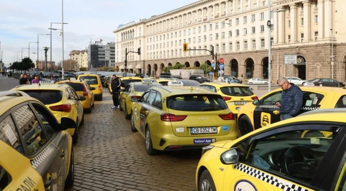 Отлагане: Удължиха срока за цени в евро при такситата
