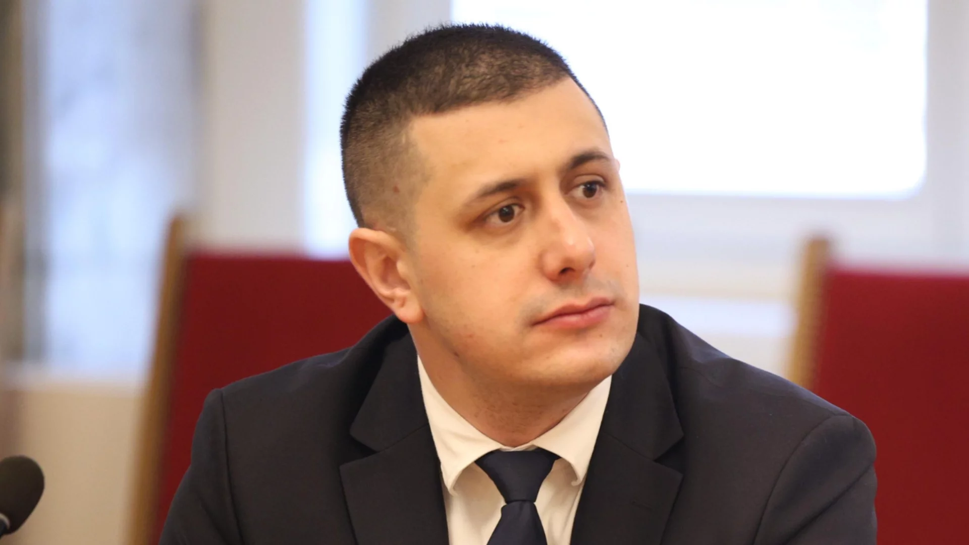 Депутат от БСП за еврозоната и евентуална спекула: Хората трябва да знаят, че имат държава зад гърба си