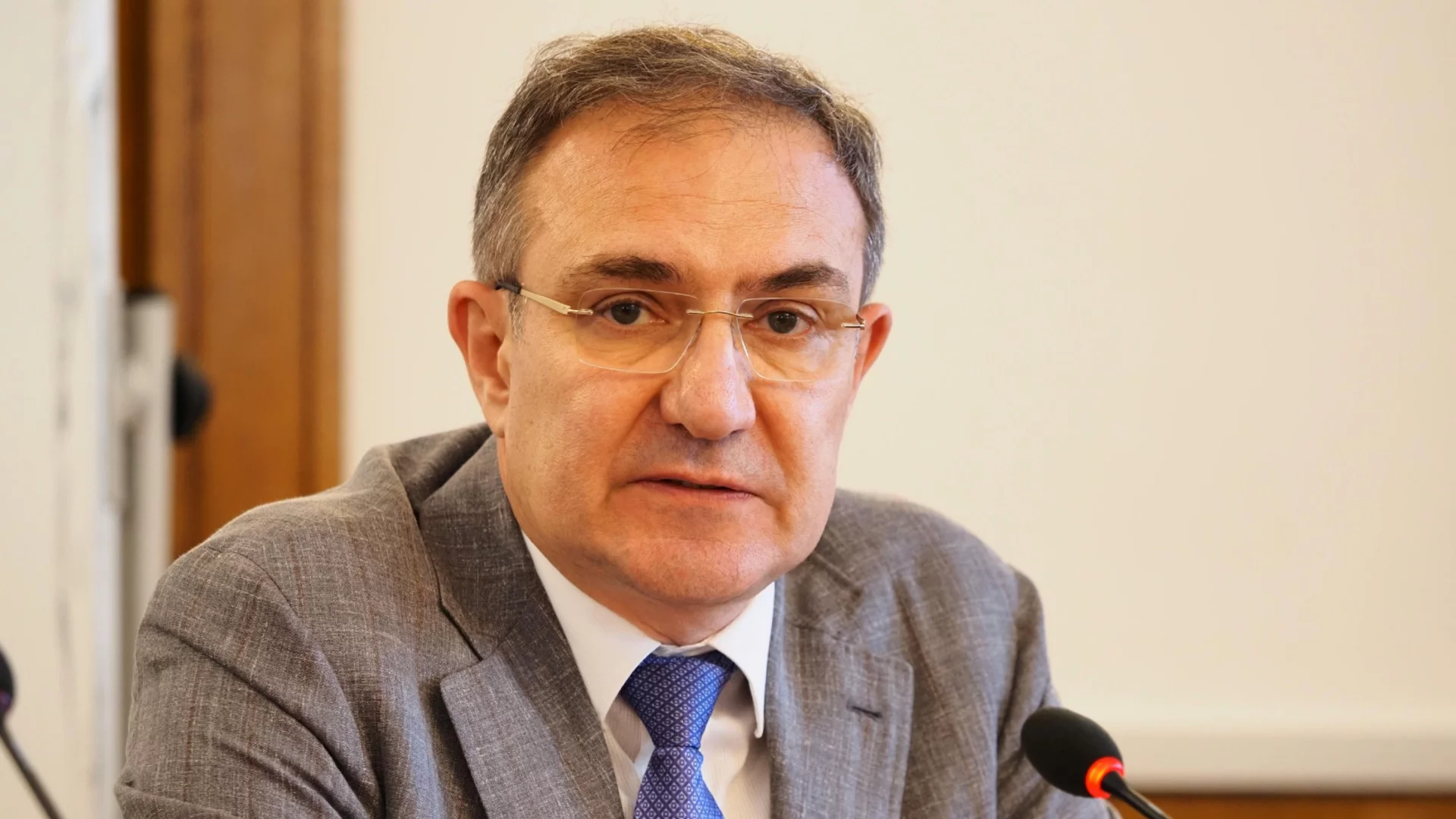 Гуцанов: Осигуряваме помощ от около 2000 лв. за пострадалите от пожарите