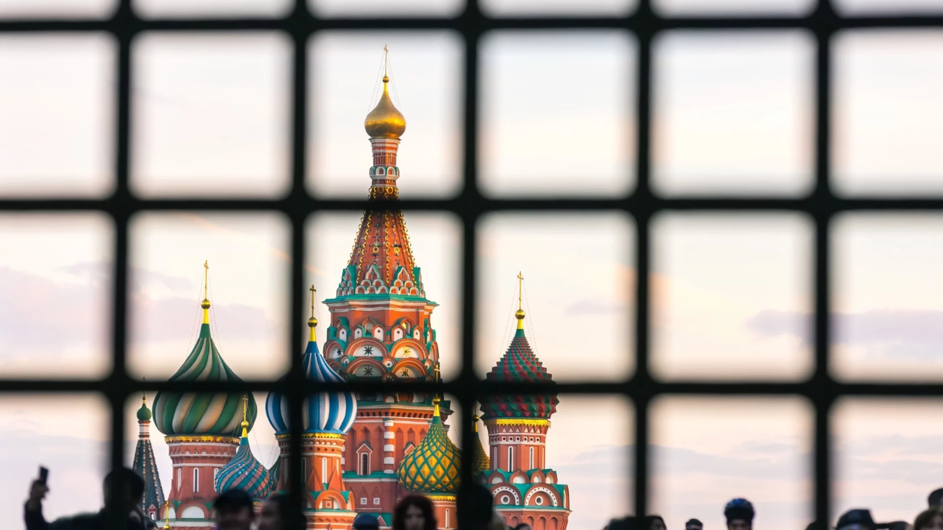 Санкциите срещу Русия надхвърлиха 30 хиляди. Ще издържи ли Москва?