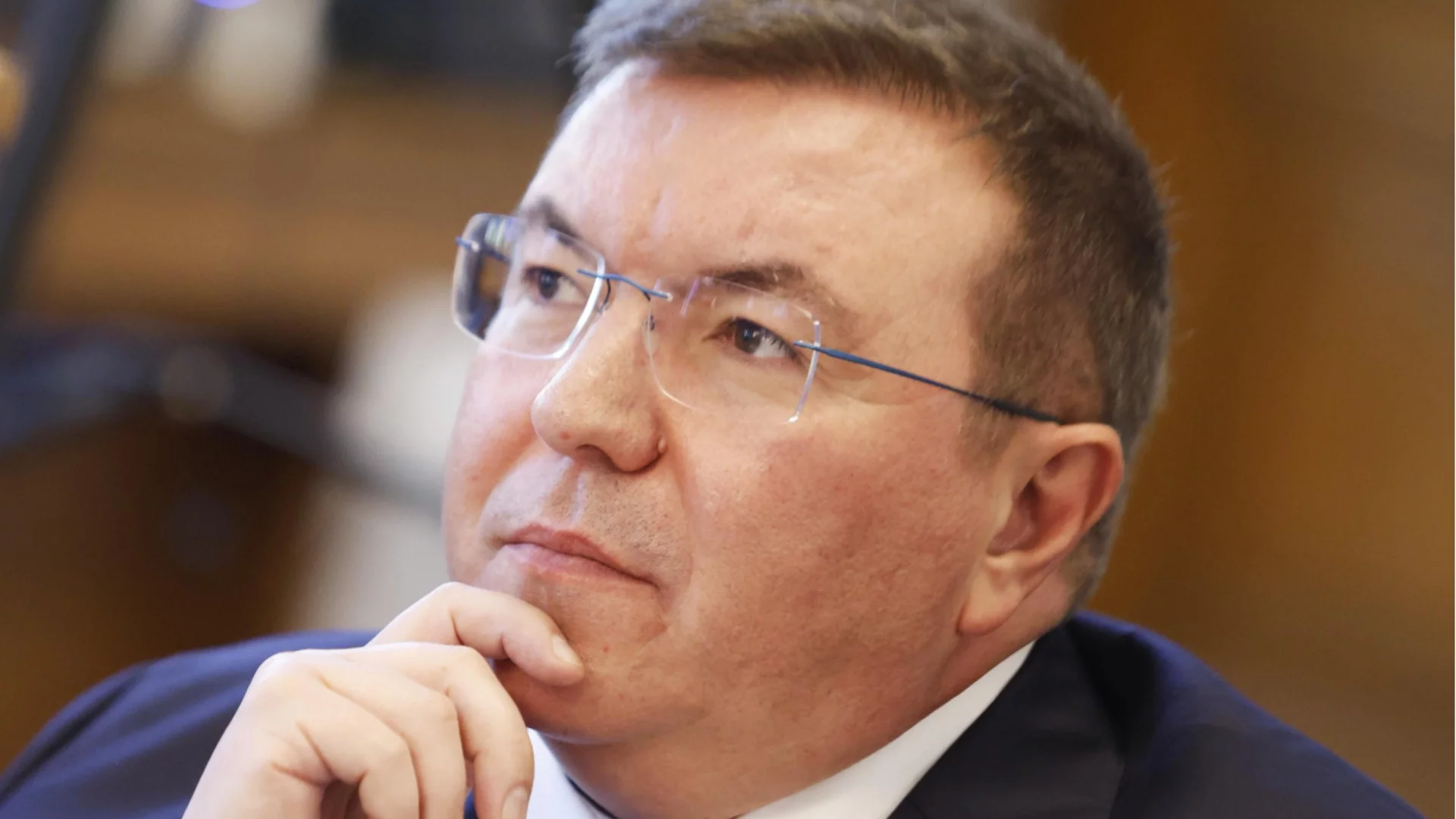 "Летните издихания на така наречената опозиция": Костадин Ангелов за вота на недоверие (ВИДЕО)