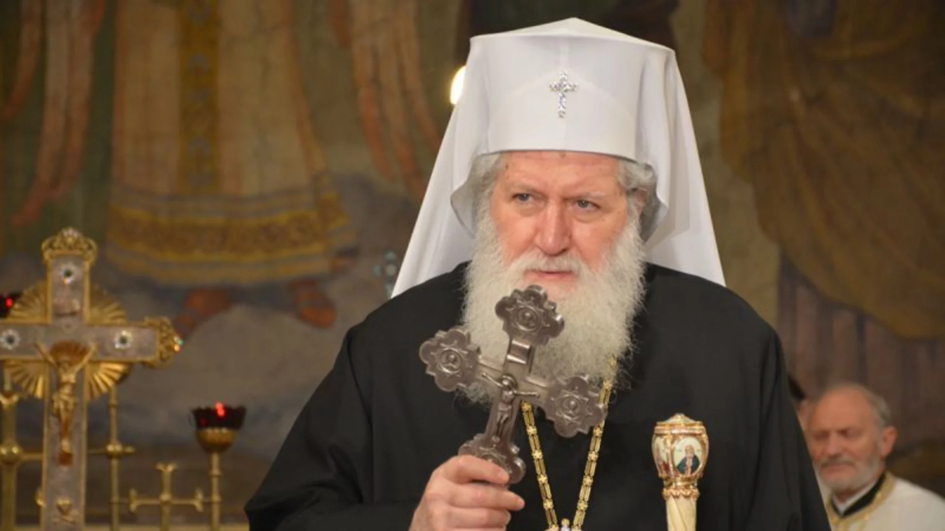 Площадът пред храма „Всех святих“ в Русе ще носи името на патриарх Неофит