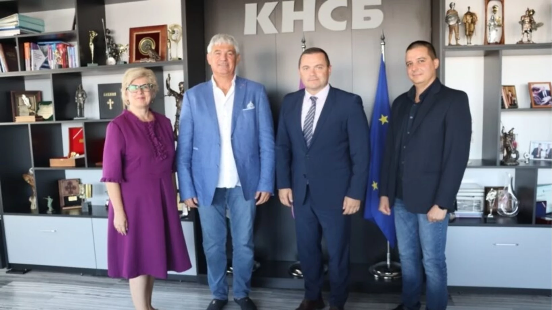 Кметът на Русе подписа тригодишно споразумение за увеличение на възнагражденията в общинския транспорт