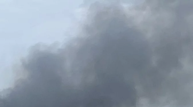 Скри се слънцето в Банско: Пожарите буквално затъмниха небето