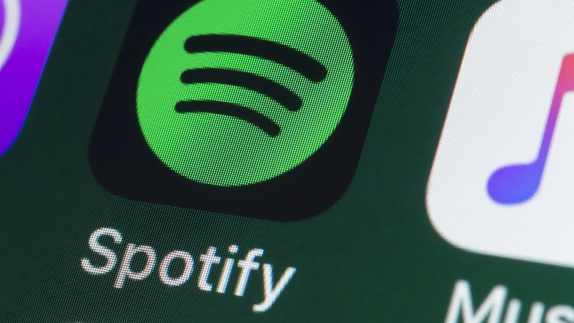 Музикални групи напускат Spotify заради инвестициите на основателя й в отбраната на Украйна