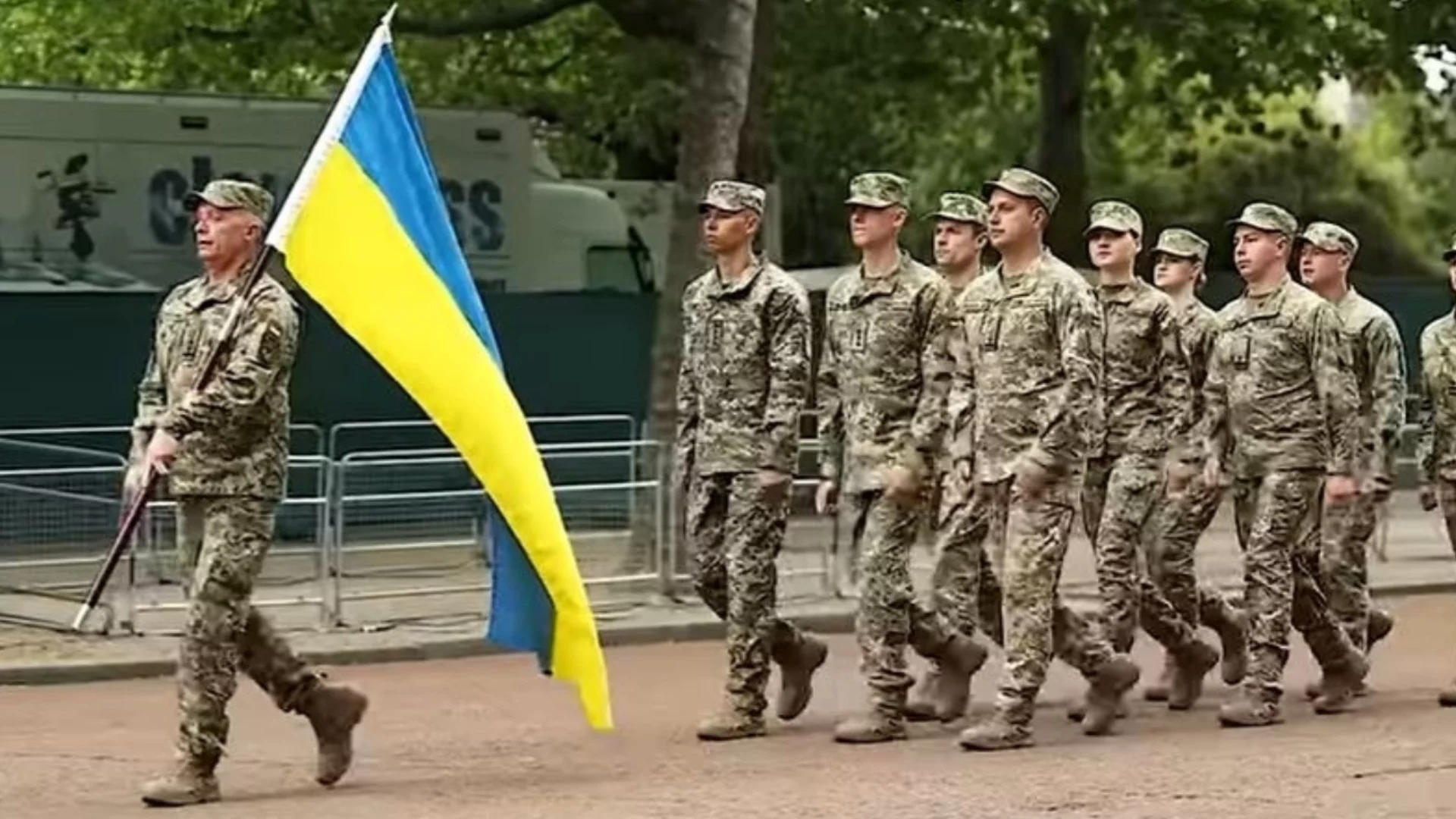 Или на работа, или на война: В Германия се прицелиха в украинците, годни да се бият