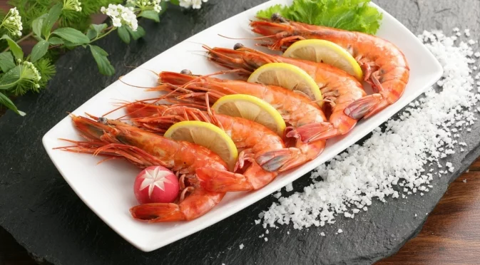 Как се приготвят най-вкусните скариди на плоча?