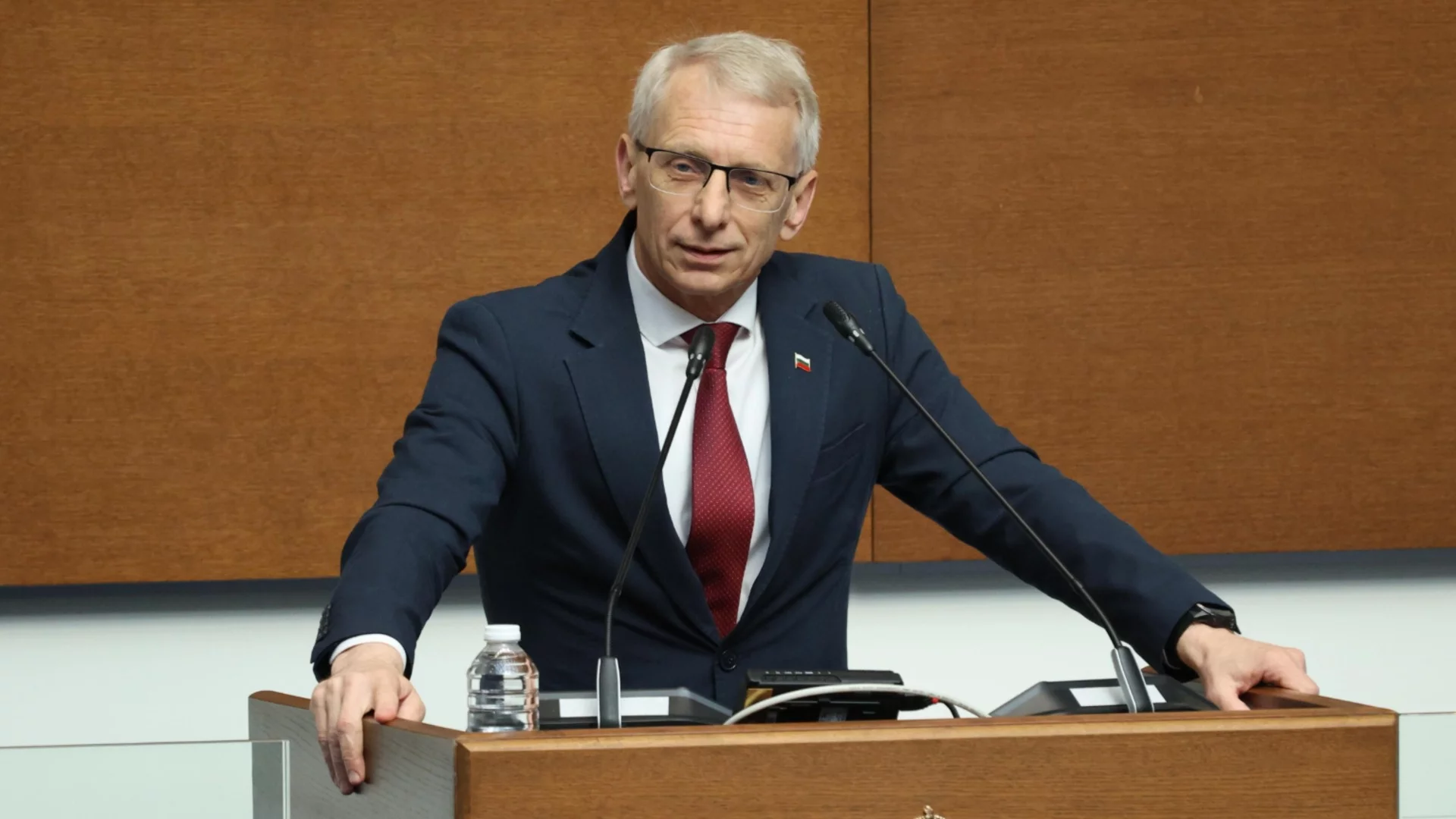 "Купихме БМВ-та миналата година, ама за тази техника още не знаем какво ще се случва": Денков за парите за гасене на пожари