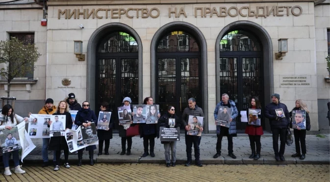 Свидетели разкриха пред съда, че шофьорът на ТИР-а не е помогнал на Сияна