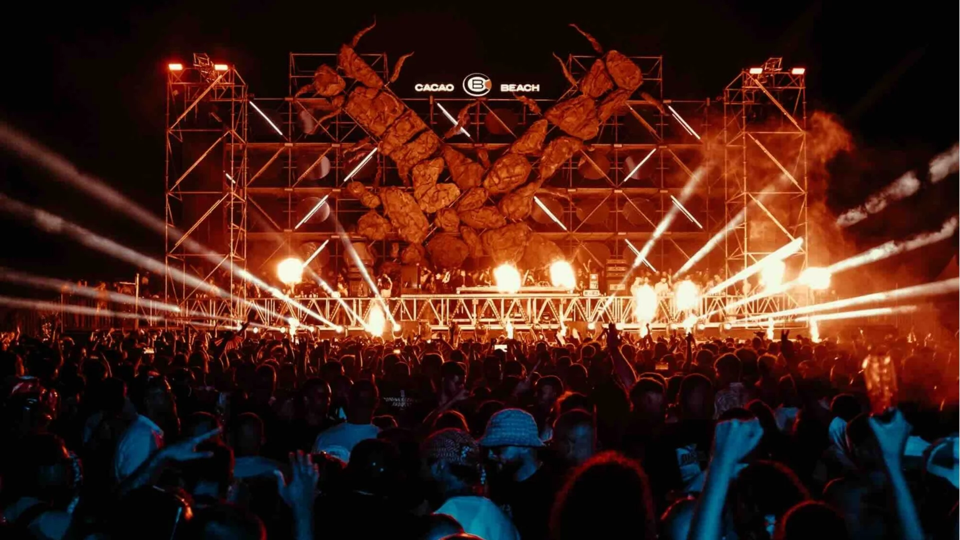 Близо 10 000 души посрещнаха изгревите на Cacao Beach с първия уикенд на EXE BEACH FESTIVAL