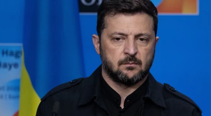 С нетипична бързина Зеленски подписа закона за връщане на независимостта на антикорупционните органи