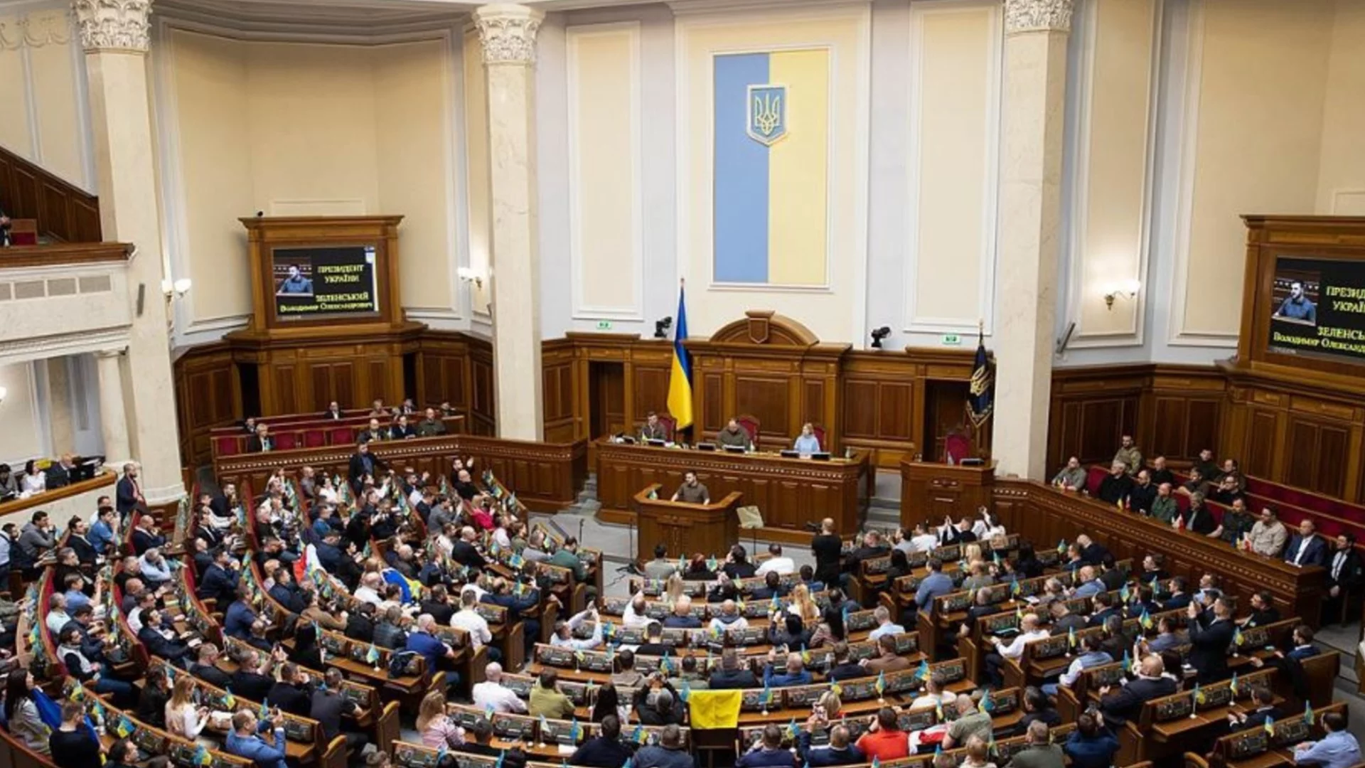 Парламентът на Украйна прие закон за връщане на независимостта на антикорупционните органи