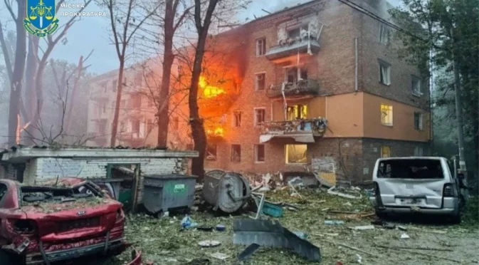 Расте броят на жертвите на масираното руско нападение над Киев (СНИМКИ и ВИДЕО)