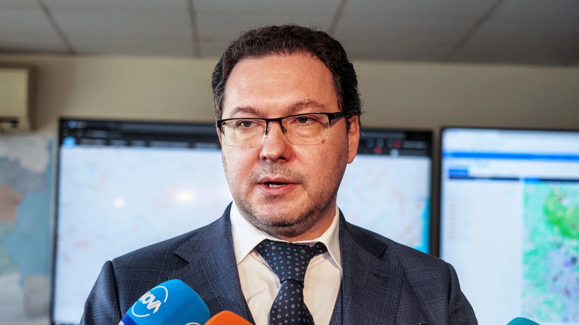 Даниел Митов отговори на президента: Пожарната авиация не е за МВР, а за България