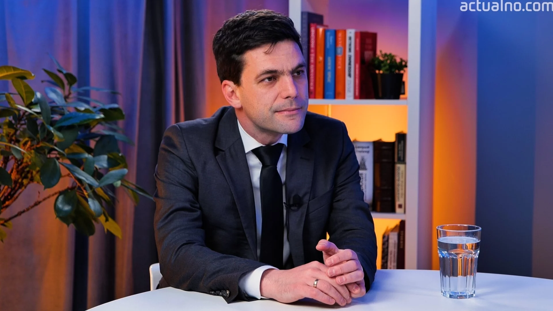 Провал на европейската дипломация: Никола Минчев за сделката между Тръмп и Фон дер Лайен