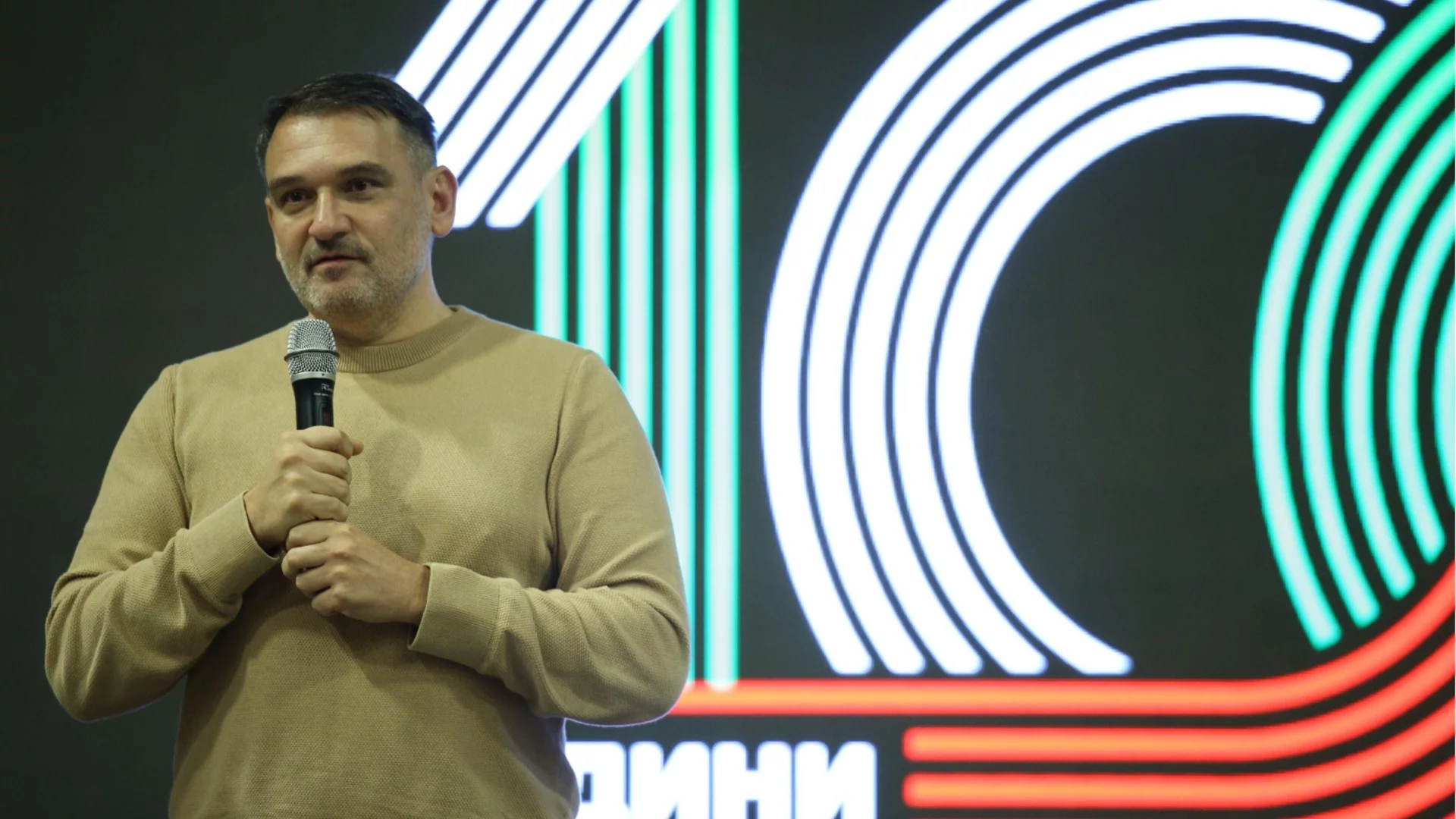 Скандал в още една българска федерация! Полиция влезе в Спортната палата преди избори
