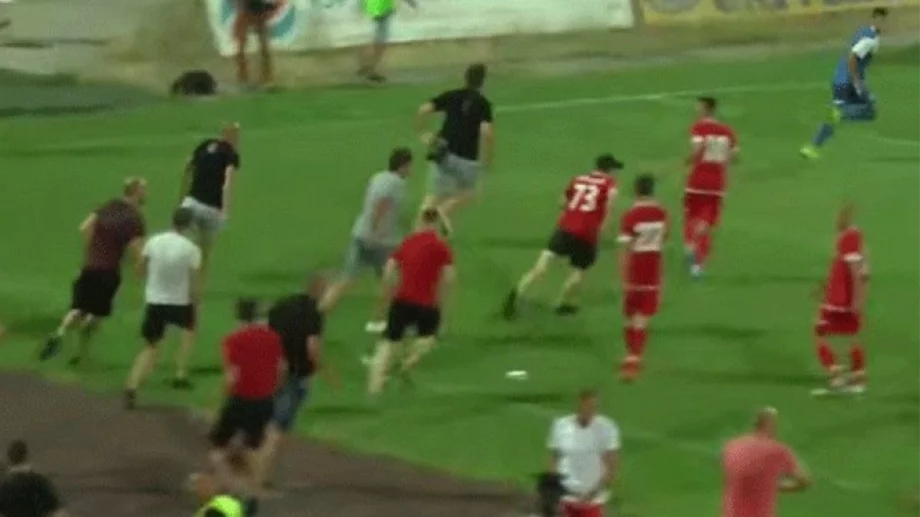 Феновете на ЦСКА подгониха да бият футболистите и бяха поставени лекоатлетически рекорди (ВИДЕО)