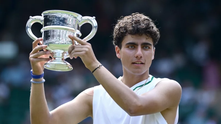 Купата на Иван Иванов от "Уимбълдън" в музея на Надал