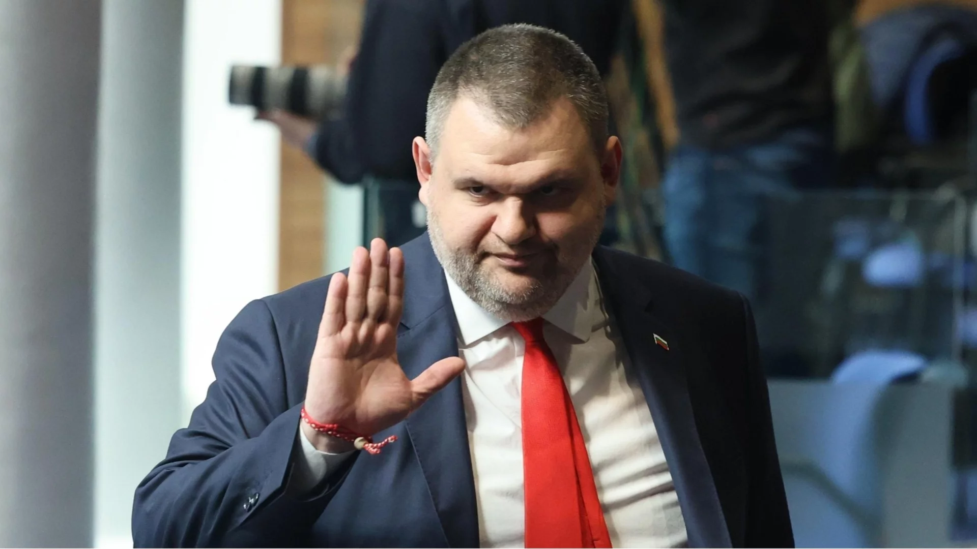 "Имам лична договорка с Пеевски! Той стои зад мен, ако ме няма - спира парите за българските щанги!"