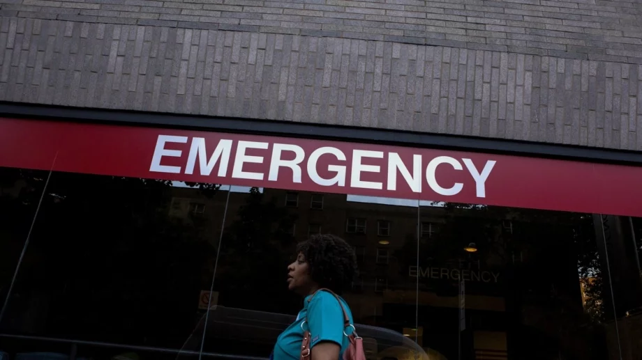 Светът на футболист се срина, 14-годишната му дъщеря е тежко болна