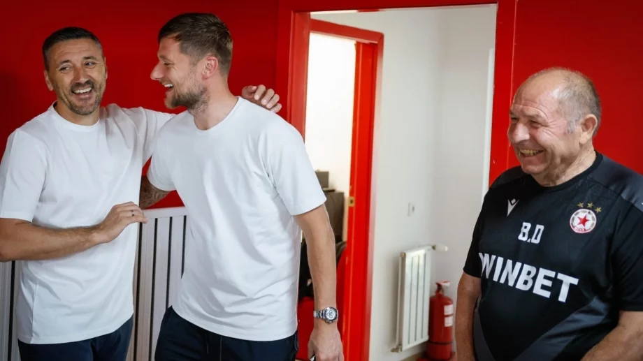 Три мача решават бъдещето на Душан Керкез