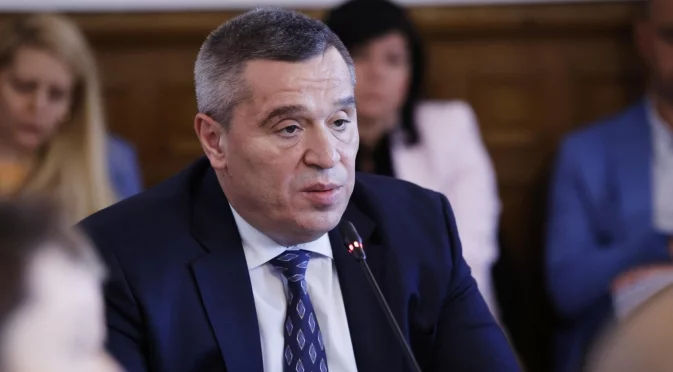 Скоростно: Ясни са имената на шефовете на новите "Магазини за хората"