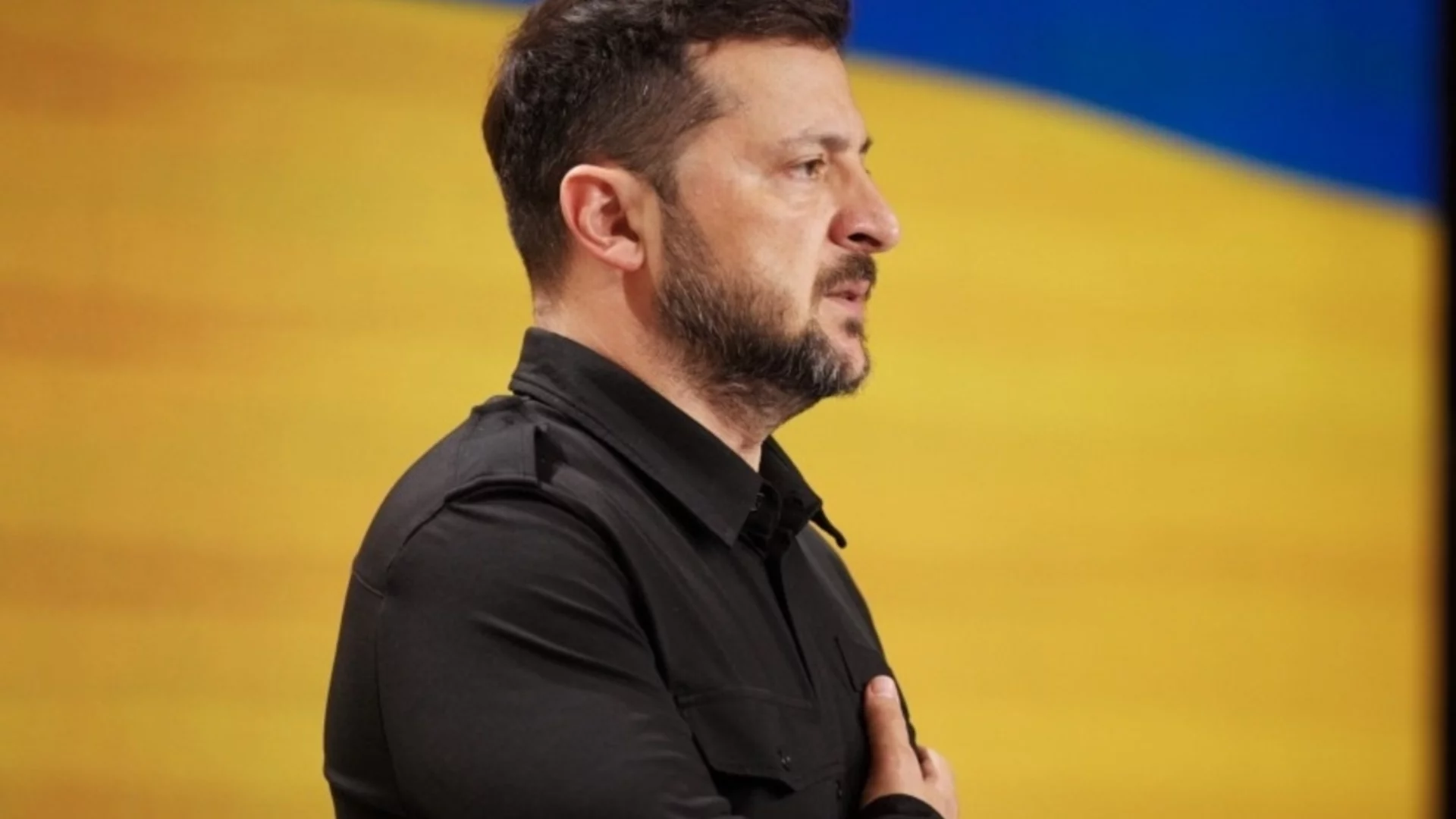 Доверието на украинците в Зеленски пада за трети пореден месец