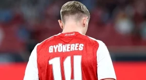 „35 минути минаха, а Гьокереш не е докоснал топката дори три пъти.“