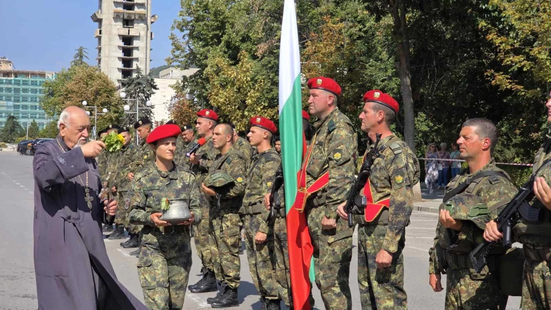 Български военен контингент замина за Косово като част от войските на НАТО