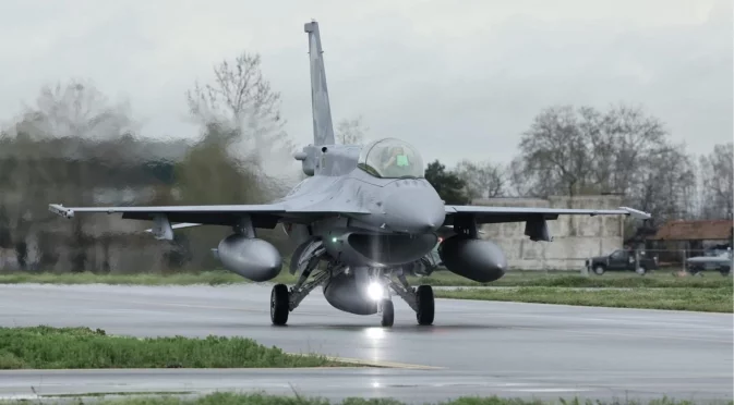 МО не може да даде график за пристигането на останалите F-16, проблемът не е в България