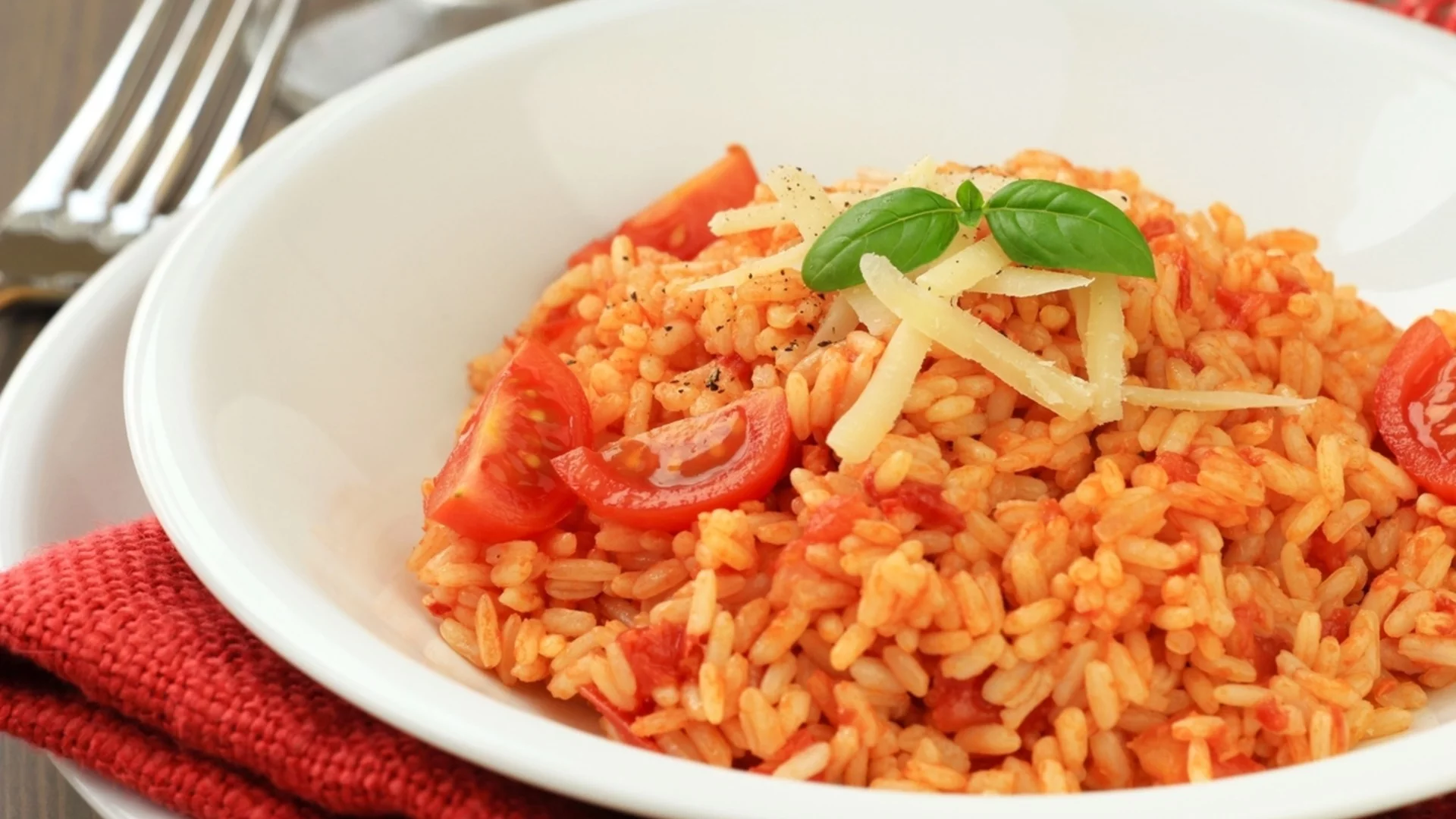 Как да приготвим най-вкусните домати с ориз в тенджера?
